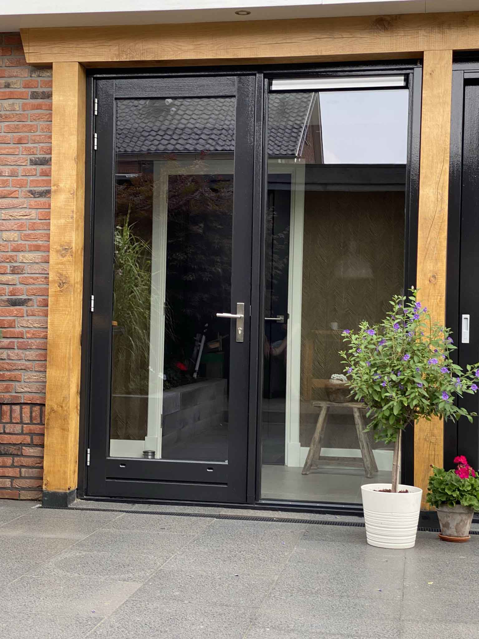 Citroen Besnoeiing Executie Naar buitendraaiende houten deur met zijlicht ☑️ Kozijnshop.nl ☑️ Direct  Prijs