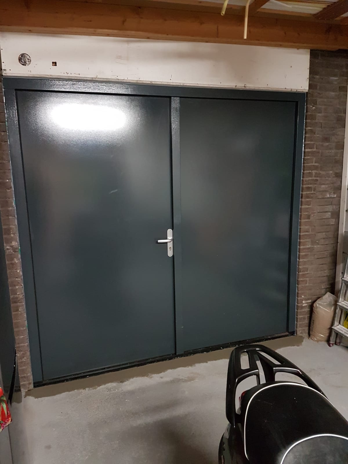 Roestig Geschikt passen Dubbele garagedeuren van hout | Kozijnshop.nl